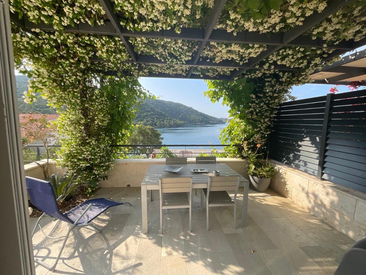 Villa Iva Lastovo Uble Exterior photo
